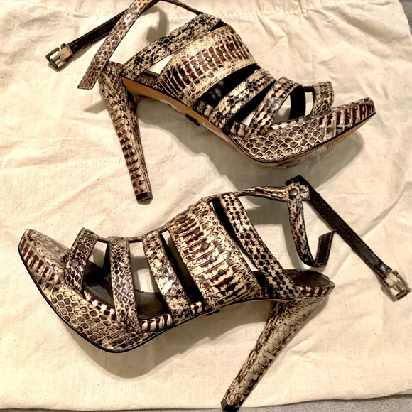 BCBG heels - Picture 1 of 4